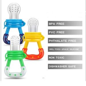 2 pieces of Baby food pacifier